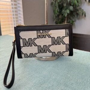 Michael Kors Jet Set Travel large double zip Wristlet Wallet